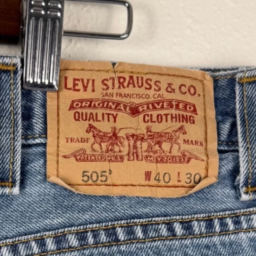 Levis 505 Regular Fit Jeans Mens 40x30 Medium‎ Wash Blue Straight Leg Denim
